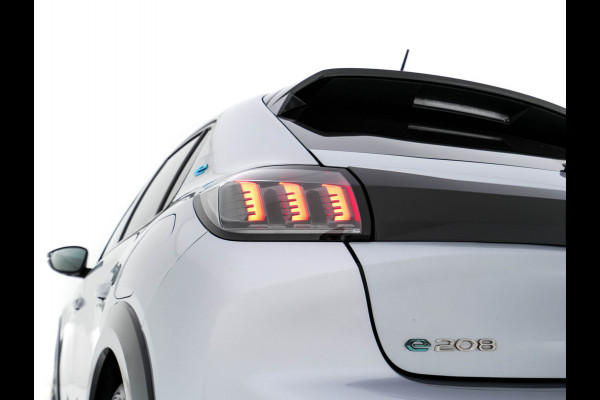 Peugeot e-208 EV GT-Line 350 50 kWh (INCL-BTW) *PANO | FULL-LED | DIGI-COCKPIT | BLINDSPOT | CAMERA | LEATHER-ALCANTARA | AMBIENT-LIGHT | NAVI-FULLMAP | LANE-ASSIST | KEYLESS | DAB | CCS-FASTLOADER | HEATED-SPORTSEATS | 17"ALU Peugeot e-208 EV GT-Line 350 50 kWh (INCL-BTW) *PANO | FULL-LED | DIGI-COCKPIT | BLINDSPOT | CAMERA | LEATHER-ALCANTARA | AMBIENT-LIGHT | NAVI-FULLMAP | LANE-ASSIST | KEYLESS | DAB | CCS-FASTLOADER | HEATED-SPORTSEATS | 17"ALU