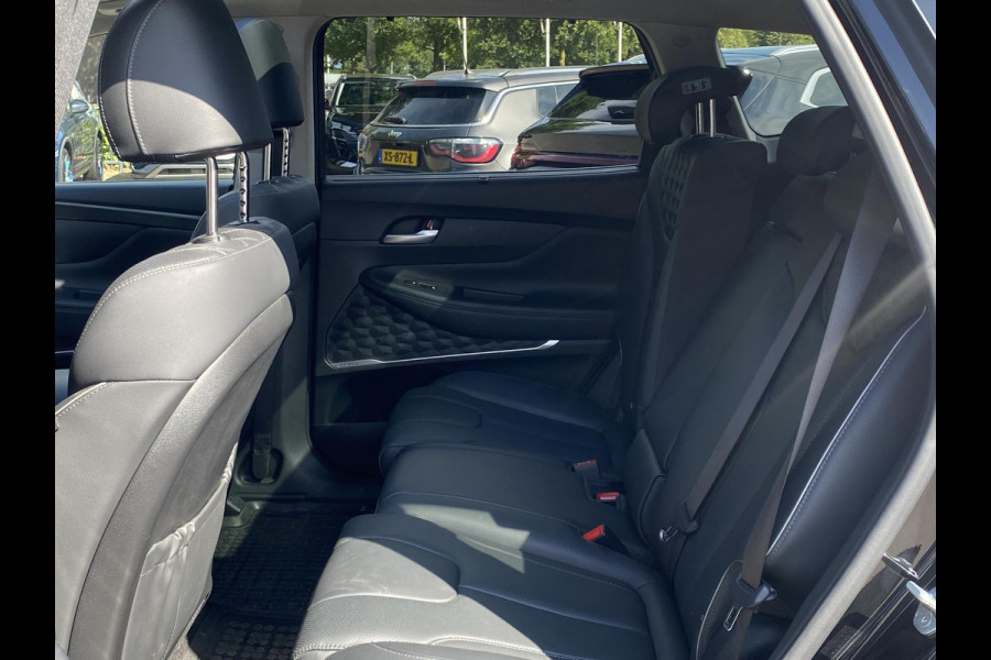 Hyundai Santa Fe 1.6 T-GDI PHEV Premium Sky VAN: 37.900,- VOOR: 35.440,- UW HERFSTVOORDEEL: 2.460,- EURO | RIJKLAARPRIJS INCL. 12MND BOVAG
