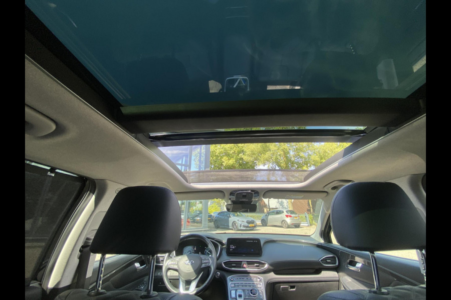 Hyundai Santa Fe 1.6 T-GDI PHEV Premium Sky VAN: 37.900,- VOOR: 35.440,- UW HERFSTVOORDEEL: 2.460,- EURO | RIJKLAARPRIJS INCL. 12MND BOVAG