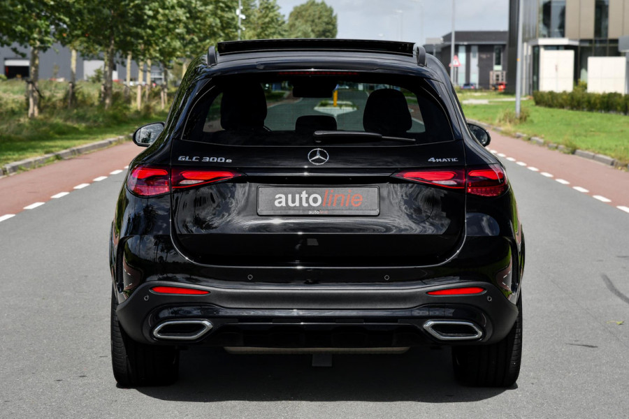 Mercedes-Benz GLC 300e 4MATIC AMG. Luchtv, NappaLeder, 4W sturing, Pano, Digital, Memory, Distro+, 360, HUD, Burm, Keyless!