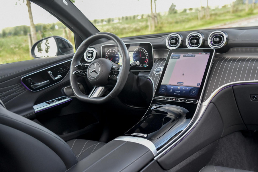 Mercedes-Benz GLC 300e 4MATIC AMG. Luchtv, NappaLeder, 4W sturing, Pano, Digital, Memory, Distro+, 360, HUD, Burm, Keyless!
