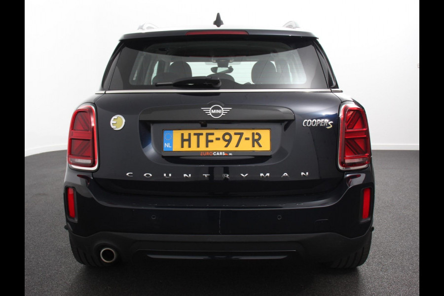 MINI Countryman PHEV 2.0 Cooper S E ALL4 Classic Navigatie Parkeersensoren achter Achteruitrij camera Cruise Control Airco 17” Lichtmetalen Velgen Dakrails Verwarmde voorstoelen LED