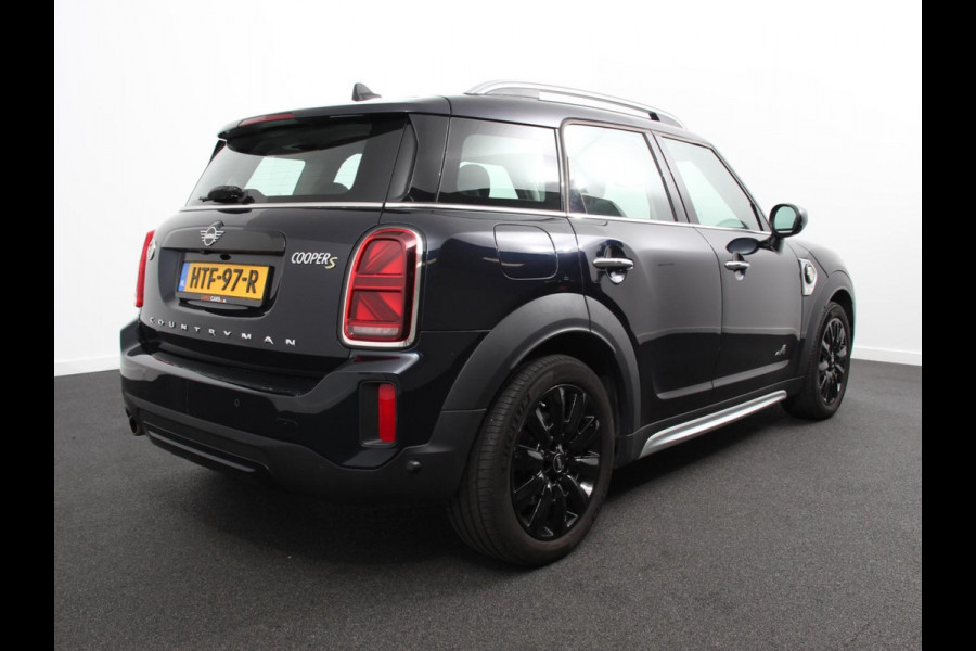 MINI Countryman PHEV 2.0 Cooper S E ALL4 Classic Navigatie Parkeersensoren achter Achteruitrij camera Cruise Control Airco 17” Lichtmetalen Velgen Dakrails Verwarmde voorstoelen LED