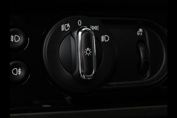 MINI Countryman PHEV 2.0 Cooper S E ALL4 Classic Navigatie Parkeersensoren achter Achteruitrij camera Cruise Control Airco 17” Lichtmetalen Velgen Dakrails Verwarmde voorstoelen LED