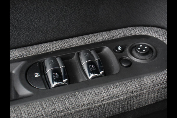 MINI Countryman PHEV 2.0 Cooper S E ALL4 Classic Navigatie Parkeersensoren achter Achteruitrij camera Cruise Control Airco 17” Lichtmetalen Velgen Dakrails Verwarmde voorstoelen LED