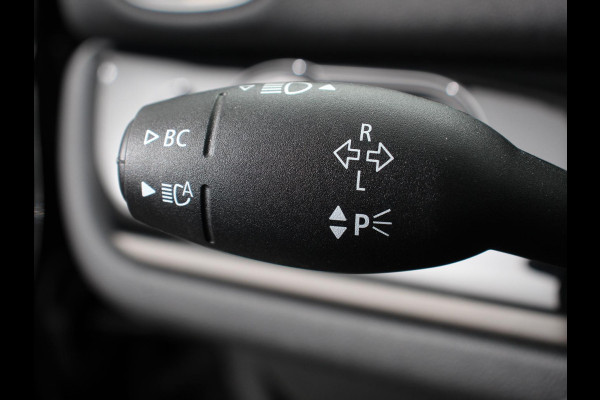 MINI Countryman PHEV 2.0 Cooper S E ALL4 Classic Navigatie Parkeersensoren achter Achteruitrij camera Cruise Control Airco 17” Lichtmetalen Velgen Dakrails Verwarmde voorstoelen LED