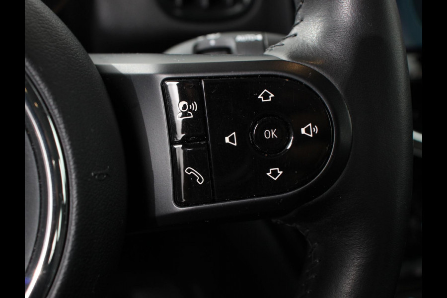 MINI Countryman PHEV 2.0 Cooper S E ALL4 Classic Navigatie Parkeersensoren achter Achteruitrij camera Cruise Control Airco 17” Lichtmetalen Velgen Dakrails Verwarmde voorstoelen LED