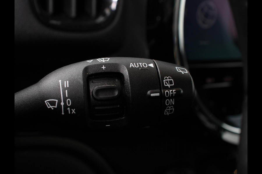 MINI Countryman PHEV 2.0 Cooper S E ALL4 Classic Navigatie Parkeersensoren achter Achteruitrij camera Cruise Control Airco 17” Lichtmetalen Velgen Dakrails Verwarmde voorstoelen LED