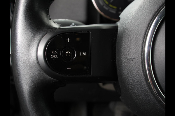 MINI Countryman PHEV 2.0 Cooper S E ALL4 Classic Navigatie Parkeersensoren achter Achteruitrij camera Cruise Control Airco 17” Lichtmetalen Velgen Dakrails Verwarmde voorstoelen LED