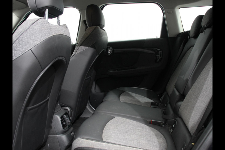 MINI Countryman PHEV 2.0 Cooper S E ALL4 Classic Navigatie Parkeersensoren achter Achteruitrij camera Cruise Control Airco 17” Lichtmetalen Velgen Dakrails Verwarmde voorstoelen LED