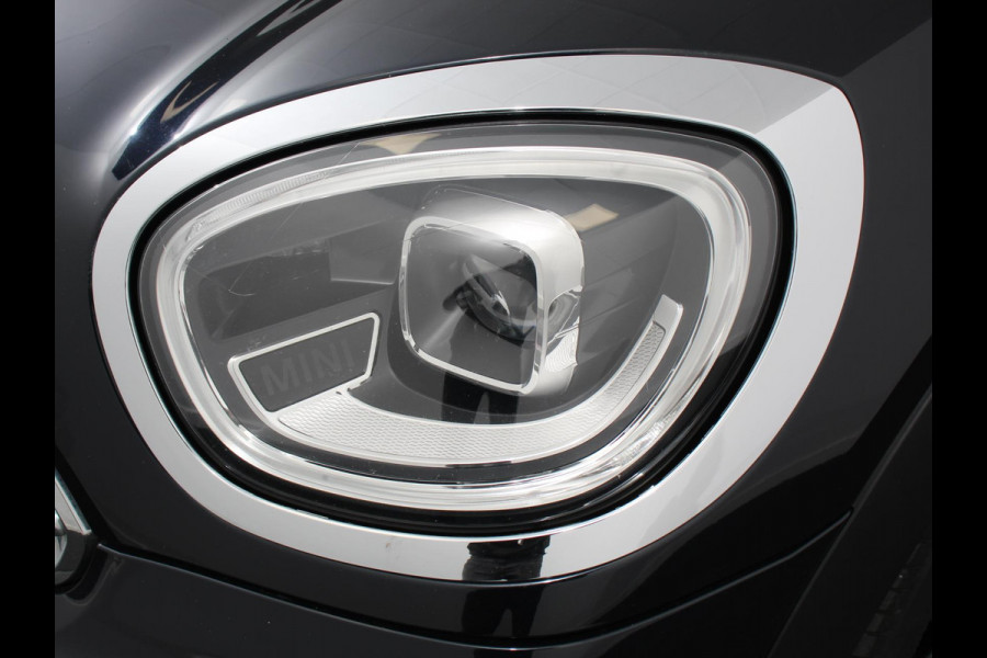 MINI Countryman PHEV 2.0 Cooper S E ALL4 Classic Navigatie Parkeersensoren achter Achteruitrij camera Cruise Control Airco 17” Lichtmetalen Velgen Dakrails Verwarmde voorstoelen LED