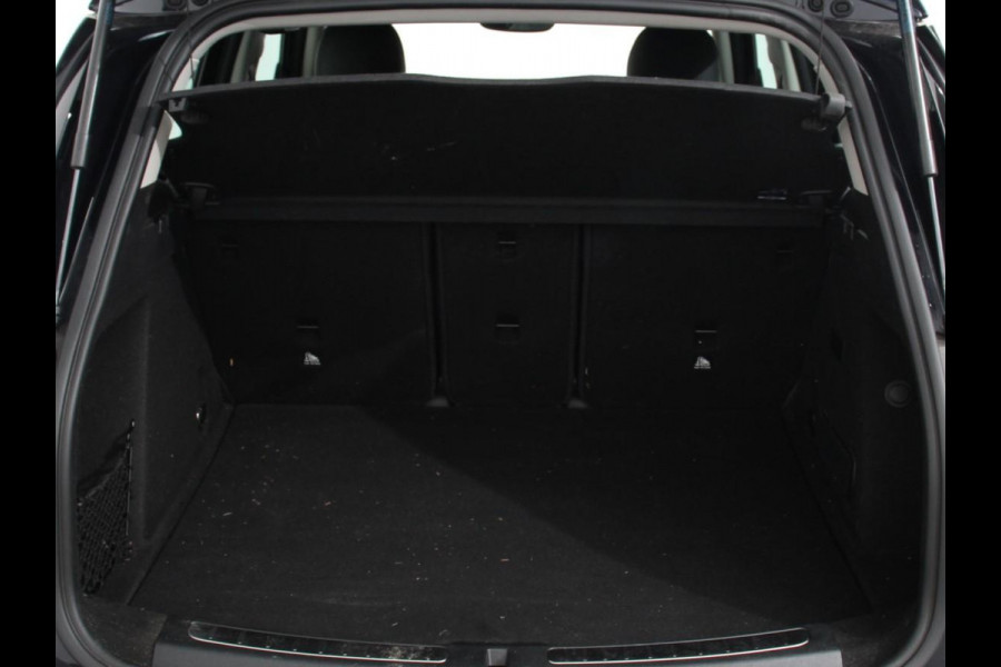 MINI Countryman PHEV 2.0 Cooper S E ALL4 Classic Navigatie Parkeersensoren achter Achteruitrij camera Cruise Control Airco 17” Lichtmetalen Velgen Dakrails Verwarmde voorstoelen LED