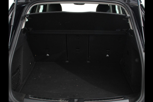 MINI Countryman PHEV 2.0 Cooper S E ALL4 Classic Navigatie Parkeersensoren achter Achteruitrij camera Cruise Control Airco 17” Lichtmetalen Velgen Dakrails Verwarmde voorstoelen LED
