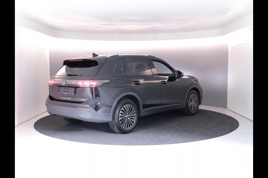 Volkswagen Tiguan 1.5 eTSI Life Edition 130 pk Automaat (DSG) | Navigatie | Elektr. trekhaak | Stoelverwarming | Parkeersensoren | 18"LM velgen  Achteruitrijcamera | Volkswagen Tiguan 1.5 eTSI Life Edition 130 pk Automaat (DSG) | Navigatie | Elektr. trekhaak | Stoelverwarming | Parkeersensoren | 18"LM velgen  Achteruitrijcamera |