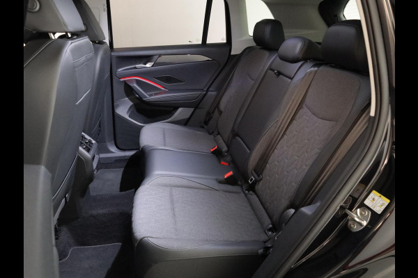 Volkswagen Tiguan 1.5 eTSI Life Edition 130 pk Automaat (DSG) | Navigatie | Elektr. trekhaak | Stoelverwarming | Parkeersensoren | 18"LM velgen  Achteruitrijcamera | Volkswagen Tiguan 1.5 eTSI Life Edition 130 pk Automaat (DSG) | Navigatie | Elektr. trekhaak | Stoelverwarming | Parkeersensoren | 18"LM velgen  Achteruitrijcamera |
