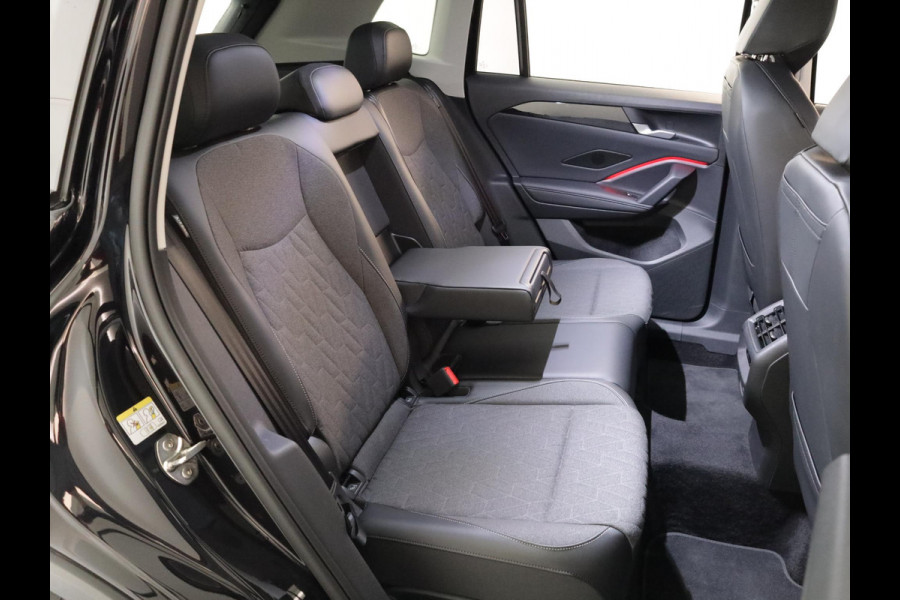 Volkswagen Tiguan 1.5 eTSI Life Edition 130 pk Automaat (DSG) | Navigatie | Elektr. trekhaak | Stoelverwarming | Parkeersensoren | 18"LM velgen  Achteruitrijcamera | Volkswagen Tiguan 1.5 eTSI Life Edition 130 pk Automaat (DSG) | Navigatie | Elektr. trekhaak | Stoelverwarming | Parkeersensoren | 18"LM velgen  Achteruitrijcamera |