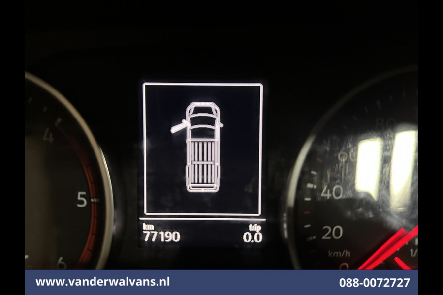 Volkswagen Crafter 2.0 TDI 140pk L3H3 L2H2 Euro6 Airco | 3000kg Trekhaak | Camera | Navigatie | Apple Carplay Android auto, Bijrijdersbank, zilver