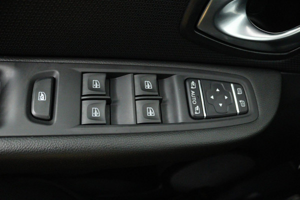 Renault Clio 0.9 TCe Intens (ACHTERUITRIJCAMERA, PARKEERSENSOREN, CRUISE CONTROL, BLUETOOTH, AIRCO)