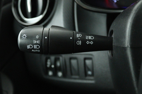 Renault Clio 0.9 TCe Intens (ACHTERUITRIJCAMERA, PARKEERSENSOREN, CRUISE CONTROL, BLUETOOTH, AIRCO)
