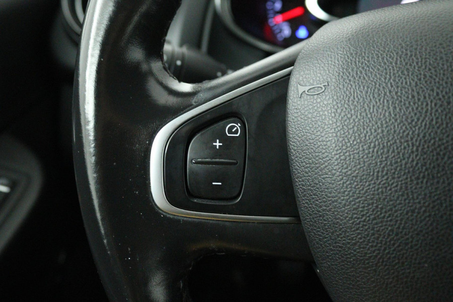 Renault Clio 0.9 TCe Intens (ACHTERUITRIJCAMERA, PARKEERSENSOREN, CRUISE CONTROL, BLUETOOTH, AIRCO)