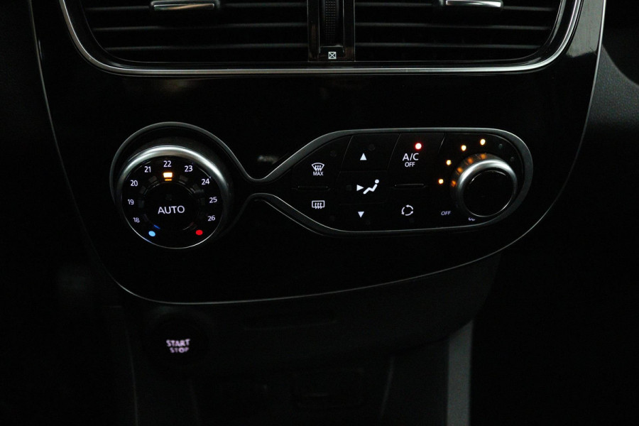 Renault Clio 0.9 TCe Intens (ACHTERUITRIJCAMERA, PARKEERSENSOREN, CRUISE CONTROL, BLUETOOTH, AIRCO)