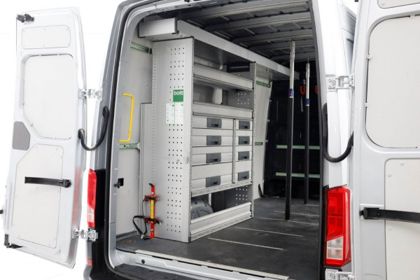 Volkswagen Crafter 35 2.0 TDI 177pk RWD L3H3 (L2H2) Highline LED/Inrichting/Trekhaak 3500kg 05-2020