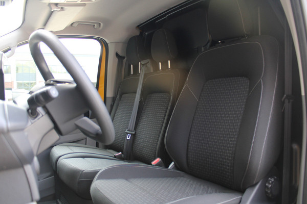 Ford E-Transit Cust. 340 L2H1 Trend 65 kWh 136pk - Trekhaak - Camera - LED - Carplay - Grootlicht Assist - Rijklaar