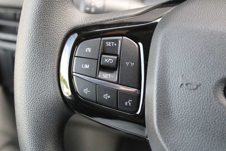 Ford E-Transit Cust. 340 L2H1 Trend 65 kWh 136pk - Trekhaak - Camera - LED - Carplay - Grootlicht Assist - Rijklaar