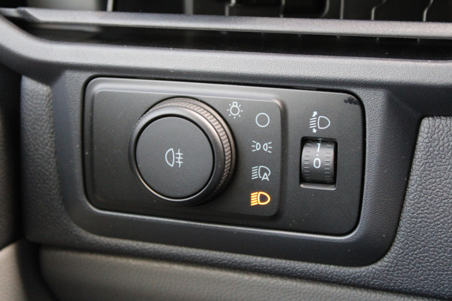 Ford E-Transit Cust. 340 L2H1 Trend 65 kWh 136pk - Trekhaak - Camera - LED - Carplay - Grootlicht Assist - Rijklaar