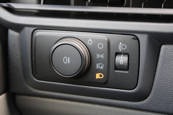Ford E-Transit Cust. 340 L2H1 Trend 65 kWh 136pk - Trekhaak - Camera - LED - Carplay - Grootlicht Assist - Rijklaar