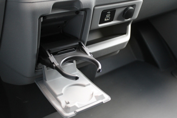 Ford E-Transit Cust. 340 L2H1 Trend 65 kWh 136pk - Trekhaak - Camera - LED - Carplay - Grootlicht Assist - Rijklaar
