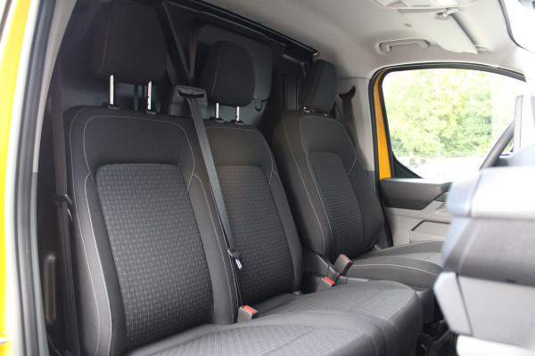Ford E-Transit Cust. 340 L2H1 Trend 65 kWh 136pk - Trekhaak - Camera - LED - Carplay - Grootlicht Assist - Rijklaar