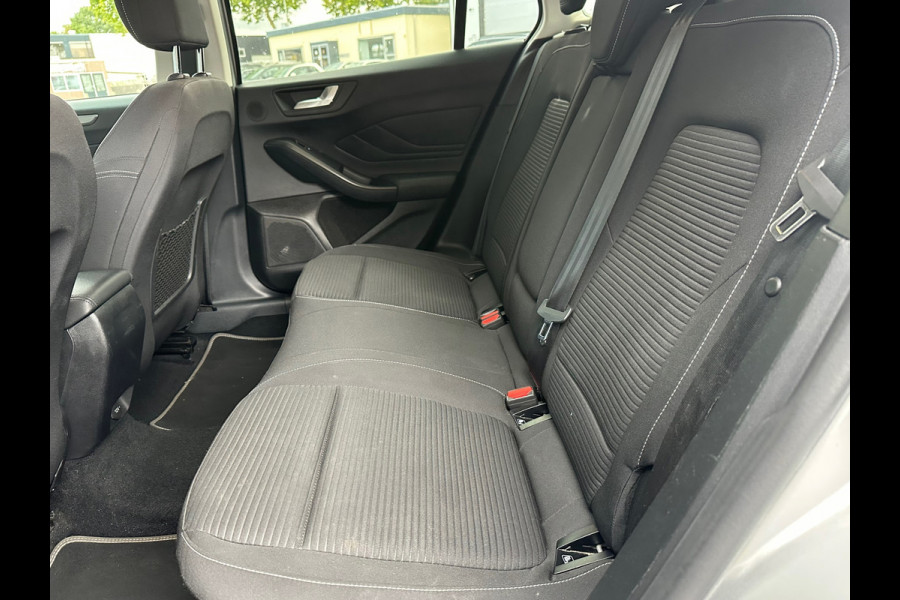 Ford FOCUS Wagon 1.0 EcoBoost Titanium Business Winter Pack Ford FOCUS Wagon 1.0 EcoBoost Titanium Business Winter Pack