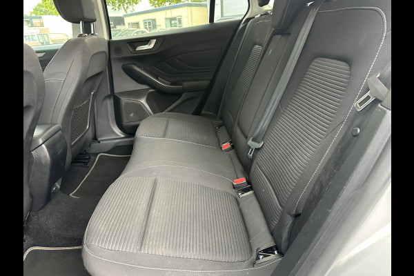 Ford FOCUS Wagon 1.0 EcoBoost Titanium Business Winter Pack Ford FOCUS Wagon 1.0 EcoBoost Titanium Business Winter Pack