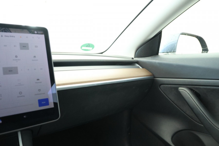 Tesla Model 3 Standard RWD Plus 60 kWh Auto pilot, Airco, Trekhaak