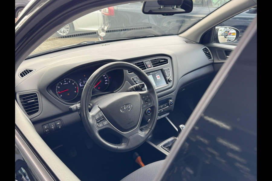 Hyundai i20 1.0 T-GDI Comfort TREKHAAK | NAVI | CAMERA