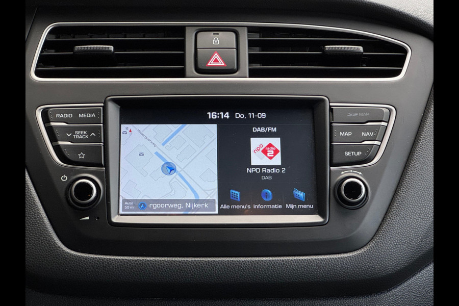 Hyundai i20 1.0 T-GDI Comfort TREKHAAK | NAVI | CAMERA