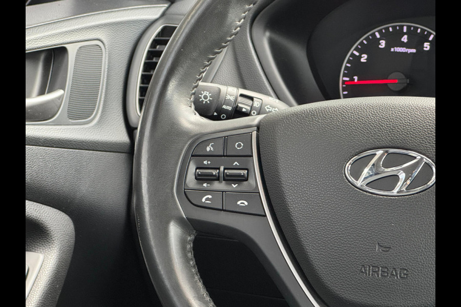 Hyundai i20 1.0 T-GDI Comfort TREKHAAK | NAVI | CAMERA