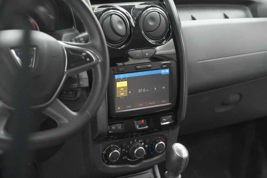 Dacia Duster TCe 120 4x2 Blackshadow | Trekhaak | Camera | Navigatie | Parkeersensoren