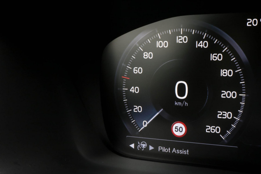 Volvo XC90 2.0 T8 R-Design - PANO - LUCHTVERING - HARMAN KARDON