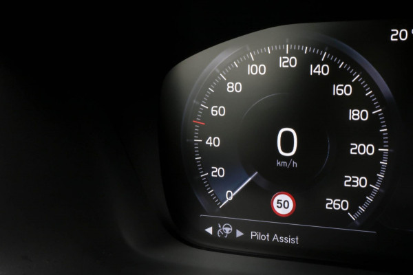 Volvo XC90 2.0 T8 R-Design - PANO - LUCHTVERING - HARMAN KARDON