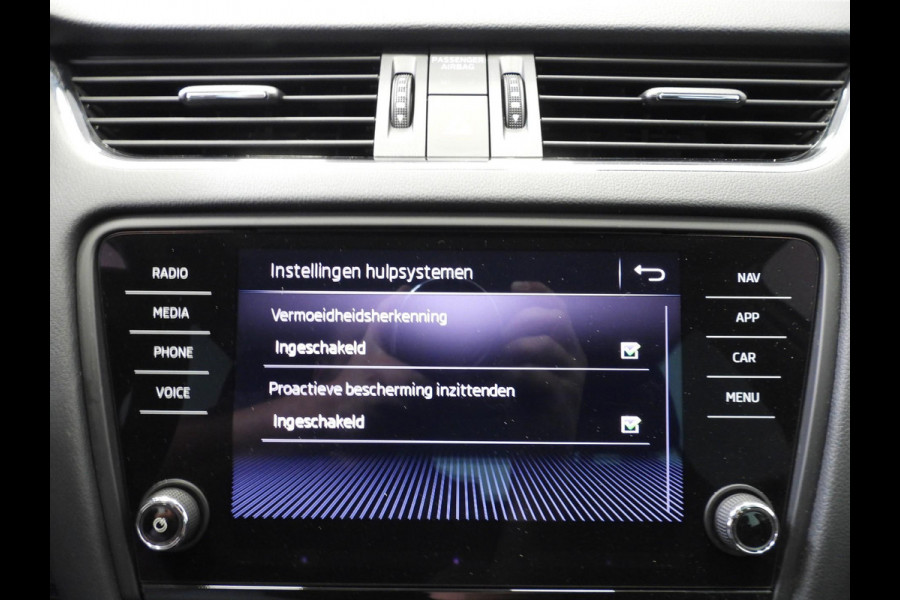 Škoda Octavia Combi 1.0 TSI Ambition Business NAVI/CLIMA/TREKH./18"LMV!