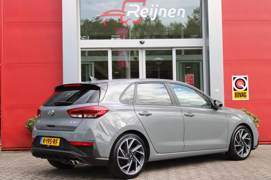 Hyundai i30 1.5 T-GDi 160PK MHEV N LINE | ELEKTRISCH VERSTELBARE BESTUUDERSSTOEL MET GEHEUGENFUNCTIE | STOEL VERWARMING | PARKEERSENSOREN VOOR EN ACHTER | ACHTERUITRIJ CAMERA | APPLE CARPLAY/ANDROID AUTO | NAVIGATIE | KEYLESS ENTRY/START | FULL LED KOPLAMPEN | DRAADLOZE TELEFOONLADER | DODEHOEK DETECTIE | CRUISE CONTROL |