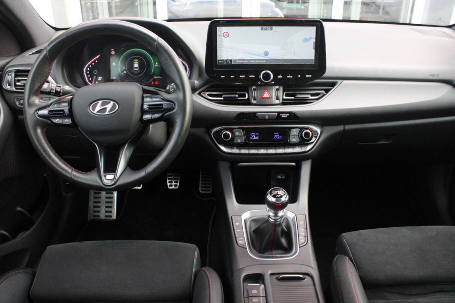 Hyundai i30 1.5 T-GDi 160PK MHEV N LINE | ELEKTRISCH VERSTELBARE BESTUUDERSSTOEL MET GEHEUGENFUNCTIE | STOEL VERWARMING | PARKEERSENSOREN VOOR EN ACHTER | ACHTERUITRIJ CAMERA | APPLE CARPLAY/ANDROID AUTO | NAVIGATIE | KEYLESS ENTRY/START | FULL LED KOPLAMPEN | DRAADLOZE TELEFOONLADER | DODEHOEK DETECTIE | CRUISE CONTROL |
