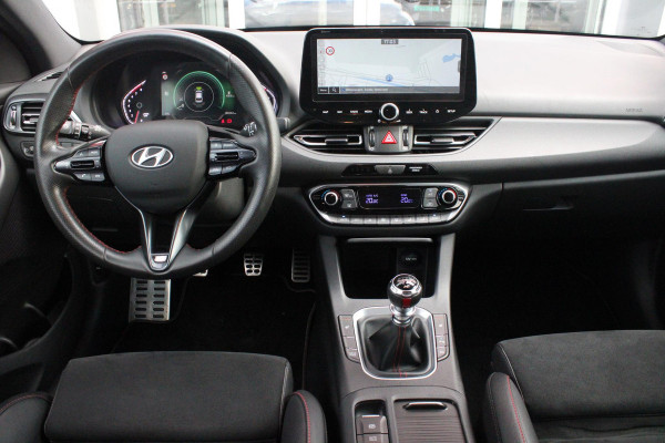 Hyundai i30 1.5 T-GDi 160PK MHEV N LINE | ELEKTRISCH VERSTELBARE BESTUUDERSSTOEL MET GEHEUGENFUNCTIE | STOEL VERWARMING | PARKEERSENSOREN VOOR EN ACHTER | ACHTERUITRIJ CAMERA | APPLE CARPLAY/ANDROID AUTO | NAVIGATIE | KEYLESS ENTRY/START | FULL LED KOPLAMPEN | DRAADLOZE TELEFOONLADER | DODEHOEK DETECTIE | CRUISE CONTROL |
