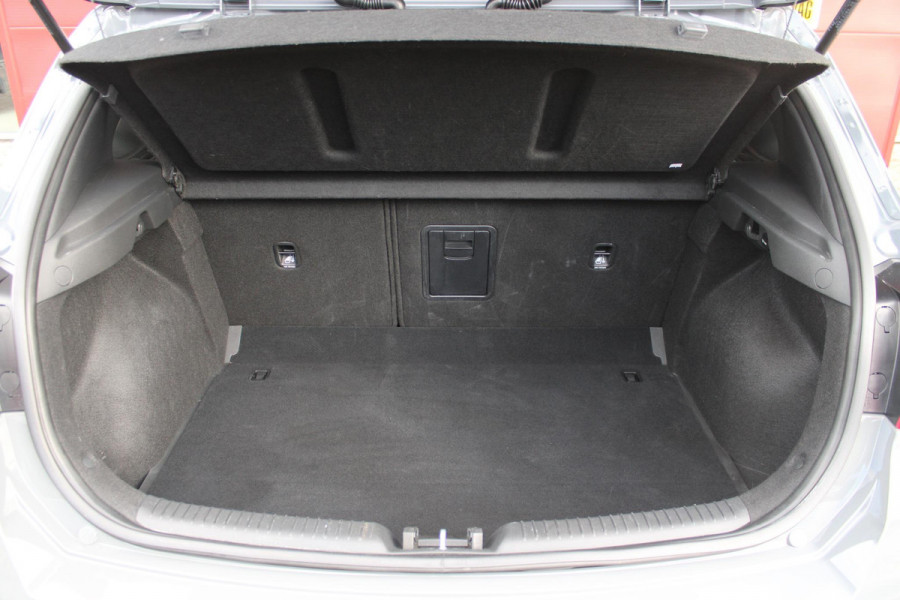 Hyundai i30 1.5 T-GDi 160PK MHEV N LINE | ELEKTRISCH VERSTELBARE BESTUUDERSSTOEL MET GEHEUGENFUNCTIE | STOEL VERWARMING | PARKEERSENSOREN VOOR EN ACHTER | ACHTERUITRIJ CAMERA | APPLE CARPLAY/ANDROID AUTO | NAVIGATIE | KEYLESS ENTRY/START | FULL LED KOPLAMPEN | DRAADLOZE TELEFOONLADER | DODEHOEK DETECTIE | CRUISE CONTROL |