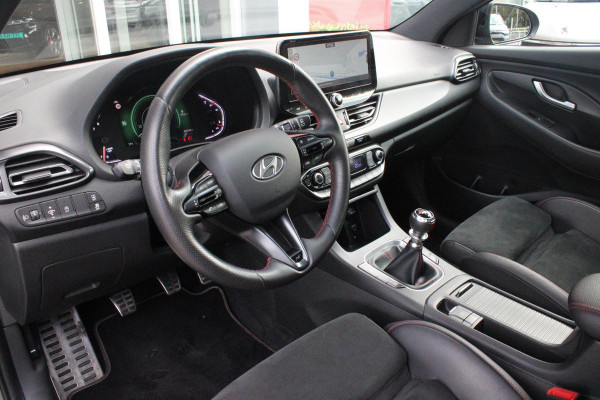Hyundai i30 1.5 T-GDi 160PK MHEV N LINE | ELEKTRISCH VERSTELBARE BESTUUDERSSTOEL MET GEHEUGENFUNCTIE | STOEL VERWARMING | PARKEERSENSOREN VOOR EN ACHTER | ACHTERUITRIJ CAMERA | APPLE CARPLAY/ANDROID AUTO | NAVIGATIE | KEYLESS ENTRY/START | FULL LED KOPLAMPEN | DRAADLOZE TELEFOONLADER | DODEHOEK DETECTIE | CRUISE CONTROL |
