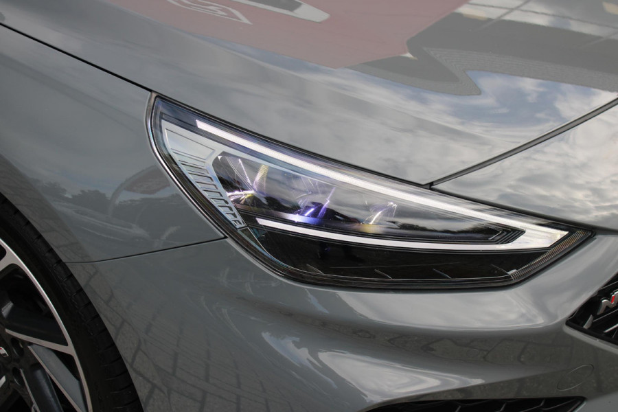 Hyundai i30 1.5 T-GDi 160PK MHEV N LINE | ELEKTRISCH VERSTELBARE BESTUUDERSSTOEL MET GEHEUGENFUNCTIE | STOEL VERWARMING | PARKEERSENSOREN VOOR EN ACHTER | ACHTERUITRIJ CAMERA | APPLE CARPLAY/ANDROID AUTO | NAVIGATIE | KEYLESS ENTRY/START | FULL LED KOPLAMPEN | DRAADLOZE TELEFOONLADER | DODEHOEK DETECTIE | CRUISE CONTROL |
