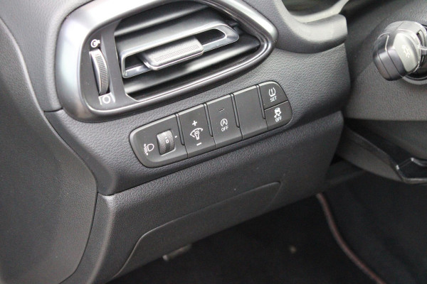 Hyundai i30 1.5 T-GDi 160PK MHEV N LINE | ELEKTRISCH VERSTELBARE BESTUUDERSSTOEL MET GEHEUGENFUNCTIE | STOEL VERWARMING | PARKEERSENSOREN VOOR EN ACHTER | ACHTERUITRIJ CAMERA | APPLE CARPLAY/ANDROID AUTO | NAVIGATIE | KEYLESS ENTRY/START | FULL LED KOPLAMPEN | DRAADLOZE TELEFOONLADER | DODEHOEK DETECTIE | CRUISE CONTROL |