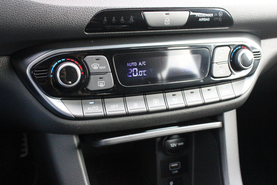 Hyundai i30 1.5 T-GDi 160PK MHEV N LINE | ELEKTRISCH VERSTELBARE BESTUUDERSSTOEL MET GEHEUGENFUNCTIE | STOEL VERWARMING | PARKEERSENSOREN VOOR EN ACHTER | ACHTERUITRIJ CAMERA | APPLE CARPLAY/ANDROID AUTO | NAVIGATIE | KEYLESS ENTRY/START | FULL LED KOPLAMPEN | DRAADLOZE TELEFOONLADER | DODEHOEK DETECTIE | CRUISE CONTROL |